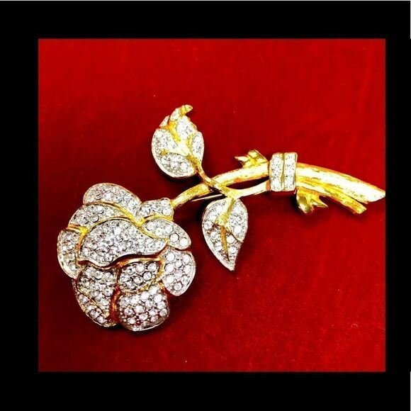 Nolan Miller Signed Large Rhinestone Rose Brooch - Picture 3 of 8
